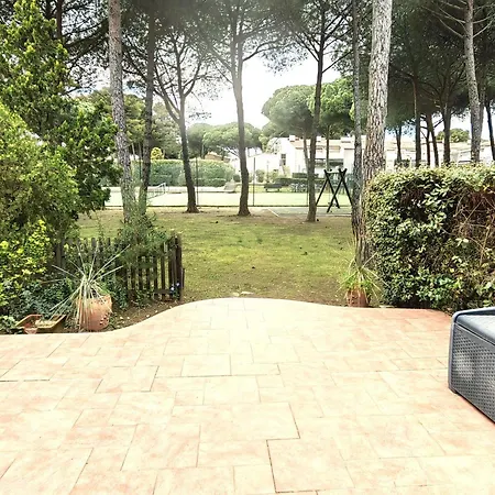 Joli T2 Rez-de-jardin Avec Piscine Et Parking - Fr-1-607-211 *