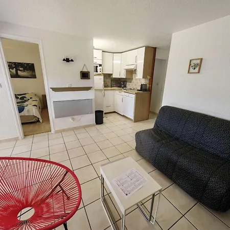 T2 En Rez-de-jardin Avec Piscine, Tennis Et Parking Proche - Fr-1-607-211