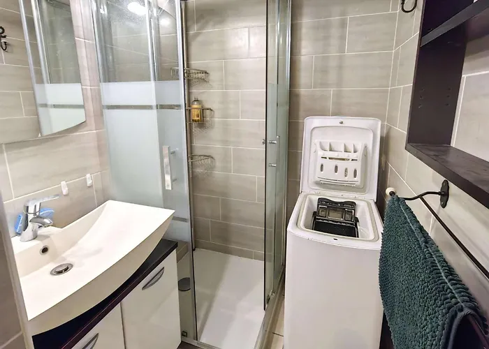 Διαμέρισμα T2 En Rez-de-jardin Avec Piscine, Tennis Et Parking Proche - Fr-1-607-211