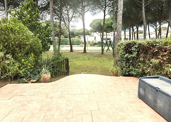 T2 En Rez-de-jardin Avec Piscine, Tennis Et Parking Proche - Fr-1-607-211 *