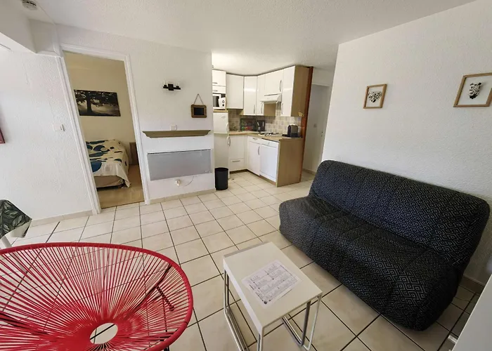 T2 En Rez-de-jardin Avec Piscine, Tennis Et Parking Proche - Fr-1-607-211