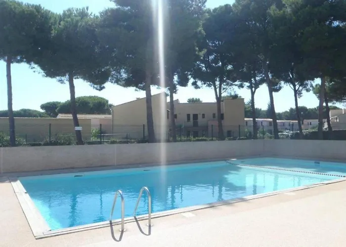 T2 En Rez-de-jardin Avec Piscine, Tennis Et Parking Proche - Fr-1-607-211 Agde